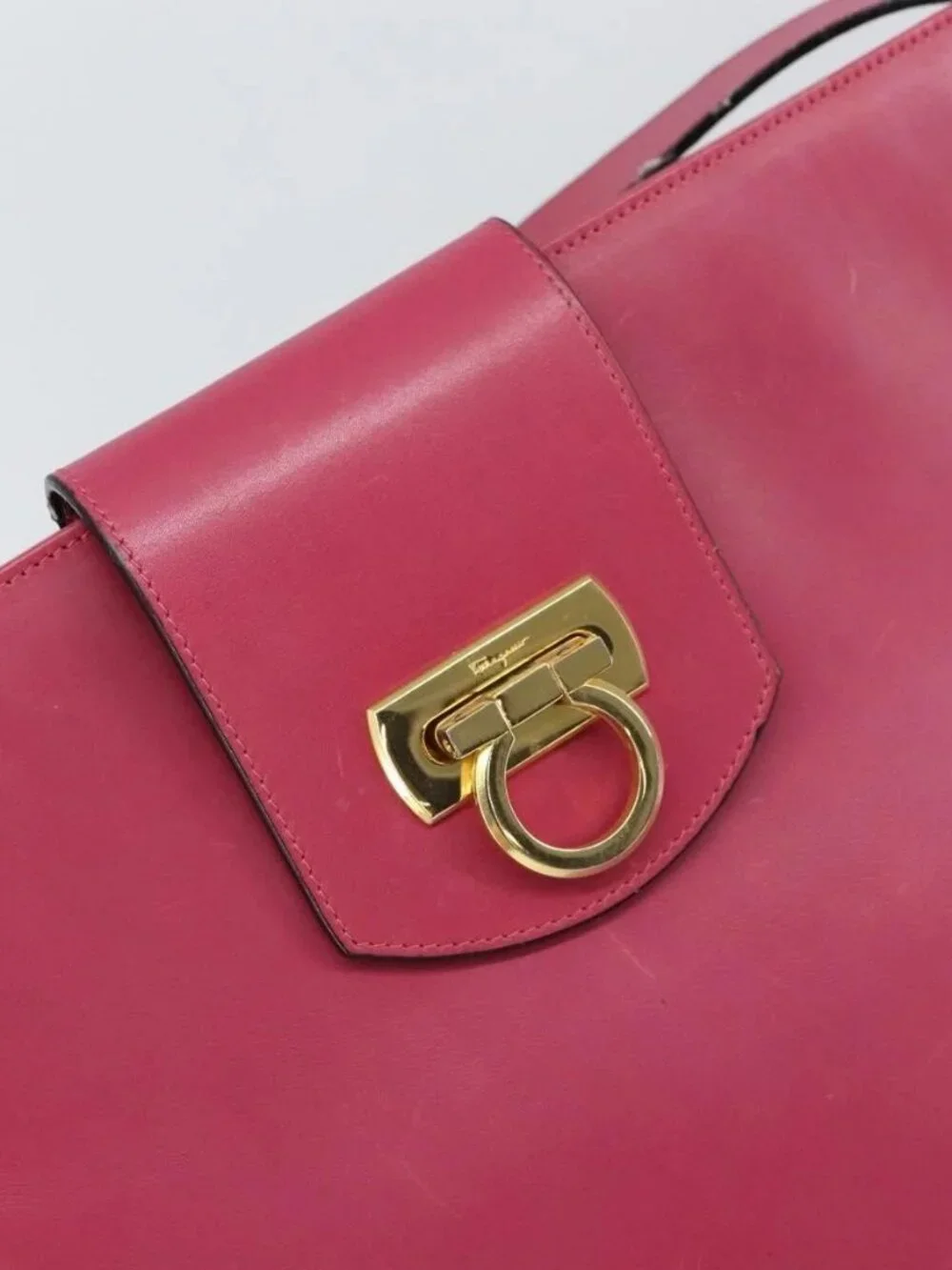 Salvatore Ferragamo Gancini Shoulder Bag Leather Pink Gold Auth 156730